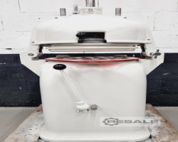 Maschine: WP KEMPER semi automatic Brötchenpressen