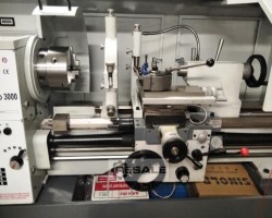 Maschine: WEIPERT Vario 3000 Leit- und Zugspindeldrehmaschinen