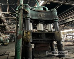 Maschine: DNIPROPRESS PB1341 1250 tons Hydraulische Freiformschmiedepresse