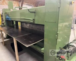 Maschine: FASTI 3200 x 4 mm  CNC Schwenkbiegemaschinen