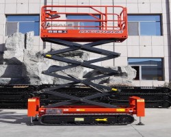 Maschine: CFMG CFPT0710LDS Gelände- Raupenarbeitsbühne MESSESONDERPREIS