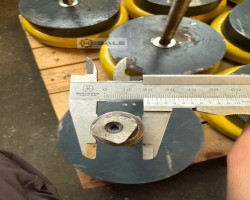 Maschine: MASCHINENFüßE M20 200mm  Zubehör