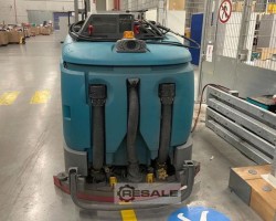Maschine: TENNANT M17 Aufsitz-Scheuersaugmaschine