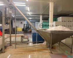 Maschine: TRAUST Salt Spreading System mit 2 Stationen.