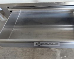 Maschine:  3 drawers Edelstahltisch