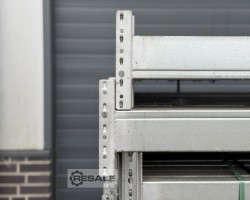 Maschine: DEXION P90 / K: 100x50 mm 2.660 mm Palettenregale