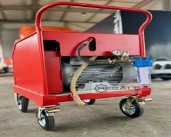 Maschine: DYNAJET 1000 me Hochdruckpumpen