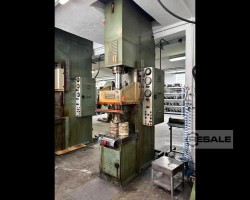 Maschine: CAVENAGHI RIDOLFI C-Frame Hydraulic Press Hydraulische Pressen