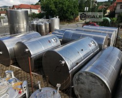 Maschine: DIFFERENT TANKS Wine Lagertanks