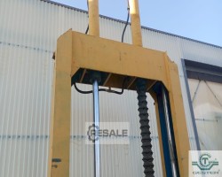 Maschine:   Hydraulische Schere (Guillotine)