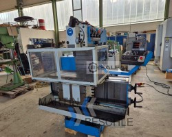 Maschine: TOS FNGJ 32 Universal-Fräs- und Bohrmaschinen