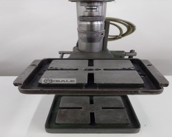 Maschine: IXION BT 13 Tischbohrmaschinen