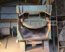 Maschine: RöSLER R 1000/2500 TE-15 Trogvibrator