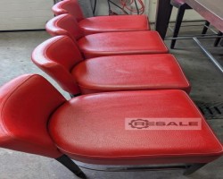 Maschine:   Partytisch mit 10 Hochstühle