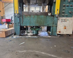 Maschine: JOCHNICK + NORRMANS 150/100 Hydraulische Zweiständer-Ziehpressen
