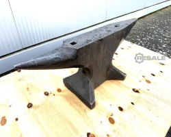 Maschine:   Amboss Schmiede