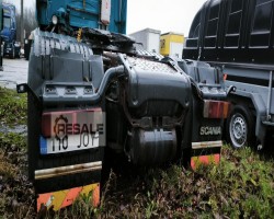 Maschine: SCANIA R124 LA6X2NA 420 