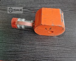 Maschine: TECPOS TSLC-3013 Kurzhub-Schwerlastzylinder 30 t 700 bar 13 mm Hub