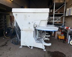 Maschine: DIOSNA Lineartransport W401A Wendelkneter