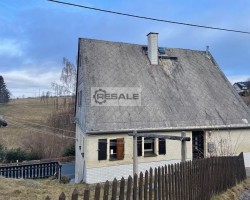 Maschine:   Gepflegtes Einfamilienhaus mit Garten  und  Stellplätz