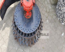 Maschine: DüCKER SMT 15R Frontanbaugerät mit Unkrautbesen