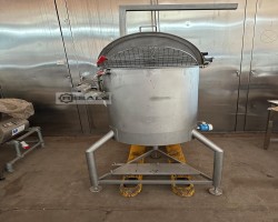Maschine:  250 Liter Edelstahlbehälter 