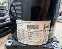 Maschine: KUKA KRC2r + KCP2 + KR5 sixx R850 Industrieroboter
