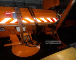 Maschine:   Salzstreuer (Anbaugerät für Oldtimer-Unimog)