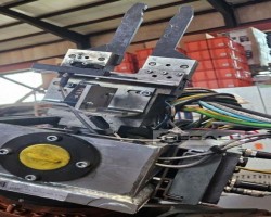 Maschine: KUKA KR 210 L150-2 2000 Achs-Industrieroboter + KR C2 + Teachpanel