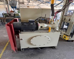 Maschine: YANGLI YL32G-200 Posten 4-Säulen Pressen (6 Stück)