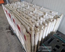 Maschine: SCHAKE / WEMAS  Posten Kunststoff-Absperrschranken