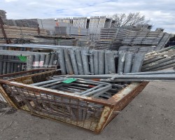 Maschine:   Posten Aluminium- und Stahlgerüst