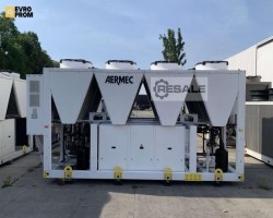 Maschine: AERMEC NPG1200A4 349.6 KW/363.1 KW Chiller