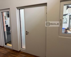 Maschine:   Muster-Ausstellungs-Außentür mit Glas-Seitenteil