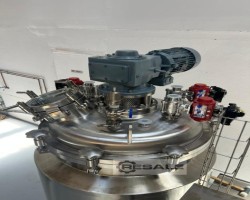 Maschine: COMQUIMA COSMOS 250 Reaktoren