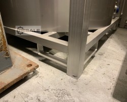 Maschine:   Stapelbarer vertikaler Tank