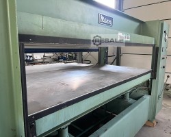 Maschine: MANNI 2500×1300 Furnierpressen