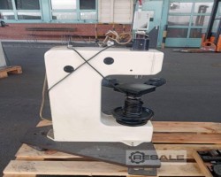 Maschine: INSTRON WOLPERT V-Testor 4562 Kleinlast- und Mikrohärteprüfgerät