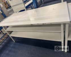 Maschine:   Arbeitsplatz / Packtische 2m x 0,90m