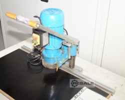 Maschine: HETTICH Blue Max mini type 2/6 Beschlagbohrmaschinen