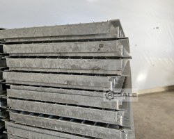 Maschine: DEXION HI 280 1.270x382x20 mm eingelegtes Gitterrost Gitterrostboden Regalrost