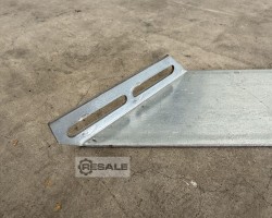 Maschine: DIAGONALLäNGE: 410 MM f. Überstand: 225mm/Variante 1 Konsole Halter f. Rückwandgitter Agraffenwinkel