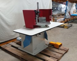 Maschine: TRäNKLEIN EK-100 Eckenrundstoßmaschine