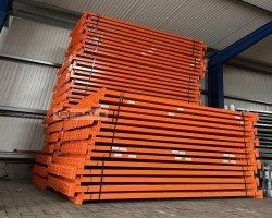 Maschine: FERALCO  / K: 80 X 50 MM lichte Weite: 2.700 mm Palettenregale