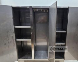 Maschine: D+E Edelstahlschrank 1800 x 1500 x 670 mm