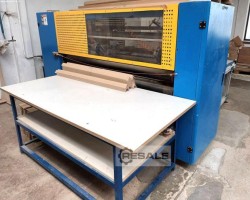 Maschine:  FQJ-1800 Wabenplatten Schneidemaschine