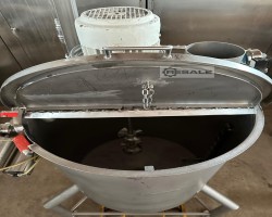 Maschine:  250Liter Edelstahlbehälter