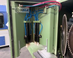 Maschine: ALFAMACCHINE M400 Gehrungskreissägen