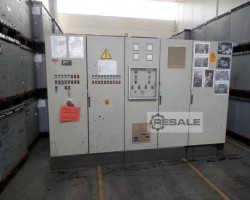 Maschine:   Halbautomatische  Flockkabine