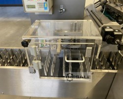 Maschine: UHLMANN C100 LB Flaschen / Blister Faltschachtelkartonierer